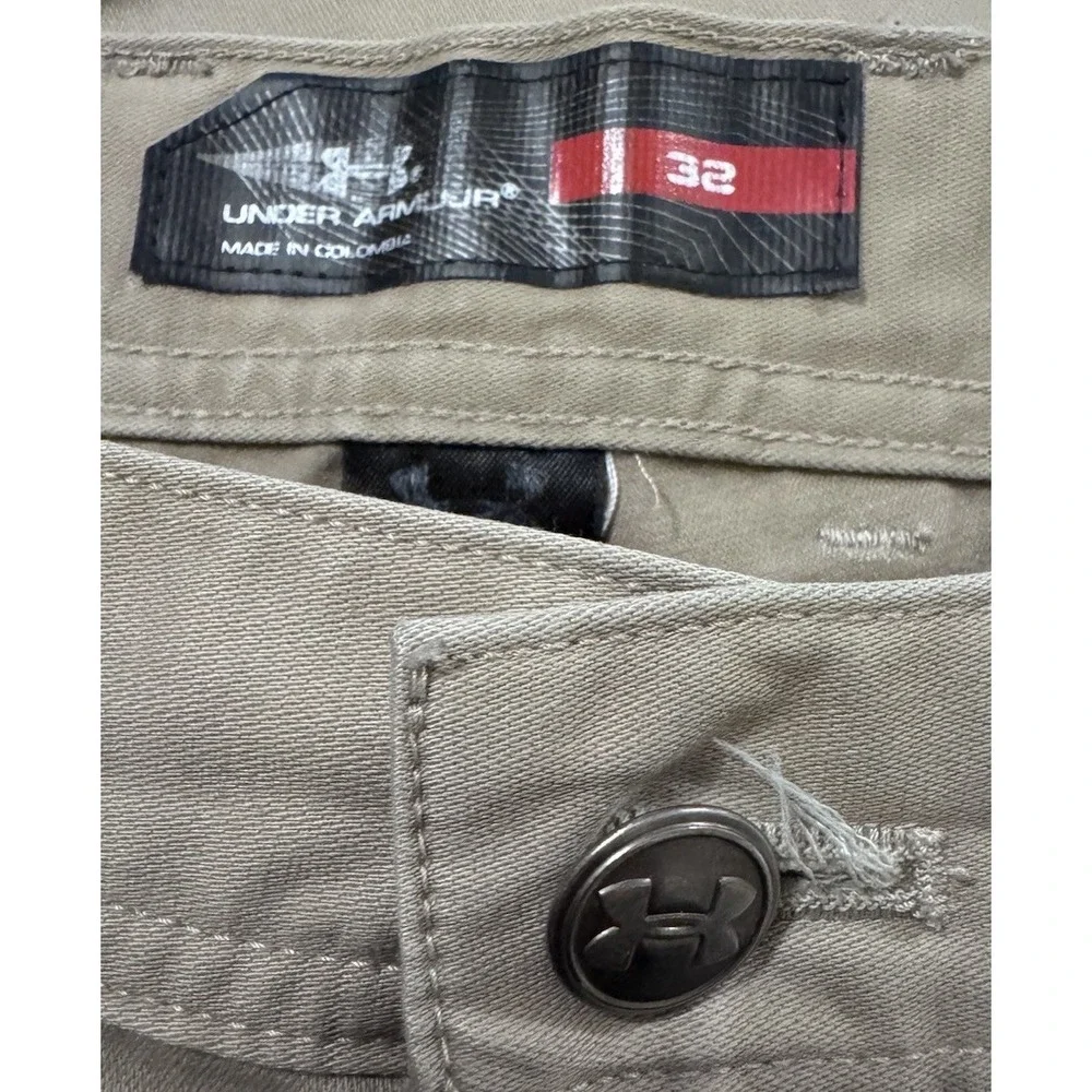 Under‎ Armour Men's Khaki Golf Shorts Flat Front Size 32 (Measures 34)